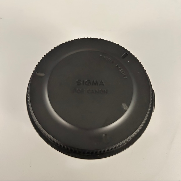 Sigma for Canon Mount Converter MC-11 For Use With Canon SGV Lenses for Sony E - Picture 2 of 6